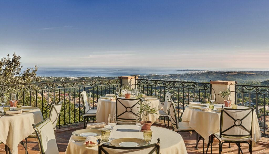 Restaurant vue sur la mer de la Côte d'Azur