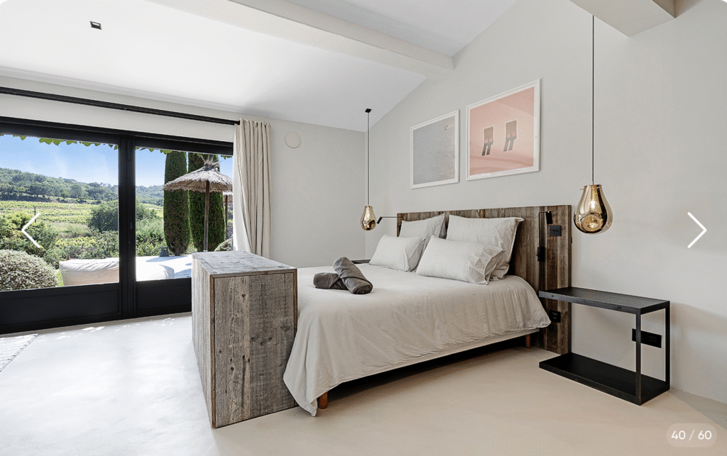 Suite parentale avec vue dégagée sur les collines et lit double, pour un séjour au calme