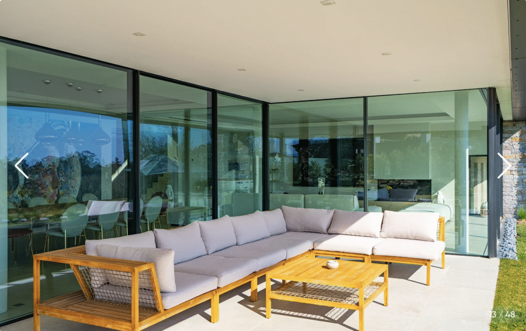 Salon extérieur idéal pour des soirées