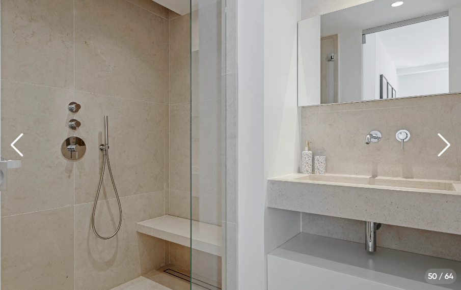 Première salle de bain de la villa Bella Vista